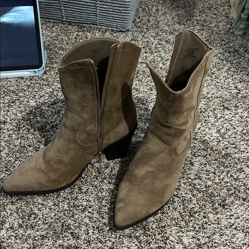 Women's Tan Suede Ankle Boots